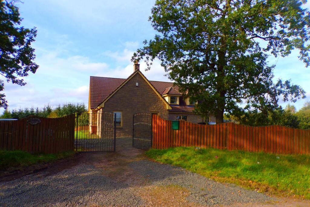 Beautiful House In The Hamlet Of Candie Falkirk Exterior photo